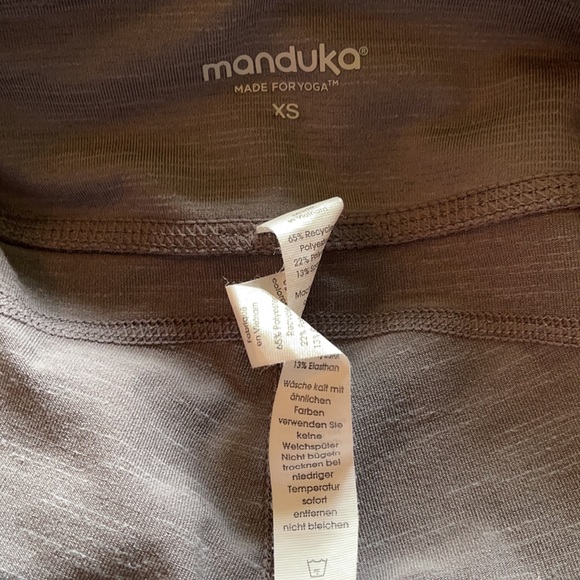 Manduka Yoga Tie Legging SOLD ON DIFFERENT APP - Picture 5 of 5